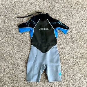 XCEL youth unisex wetsuit. Worn once. Excellent condition